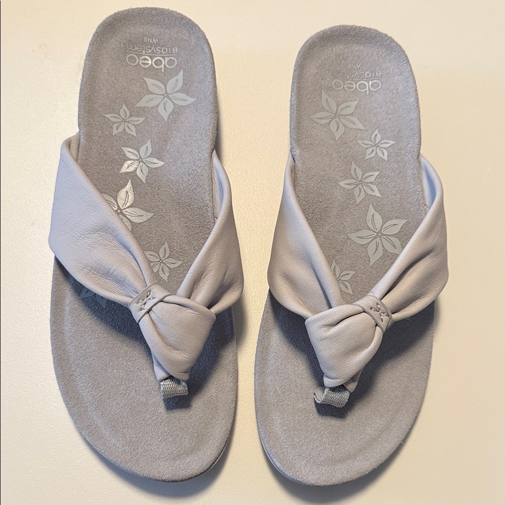 ABEO Women's Light Gray Sandals